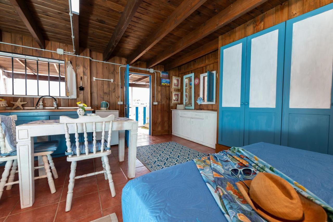 Cabin In Front Of Idyllic Majanicho Beach Exteriör bild