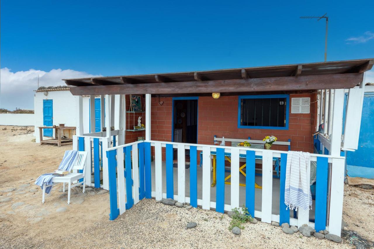 Cabin In Front Of Idyllic Majanicho Beach Exteriör bild
